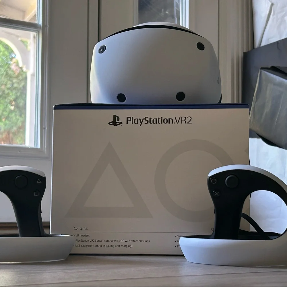 Sony VR 2 (latest edition)Headset with Controllers - Gray and Black